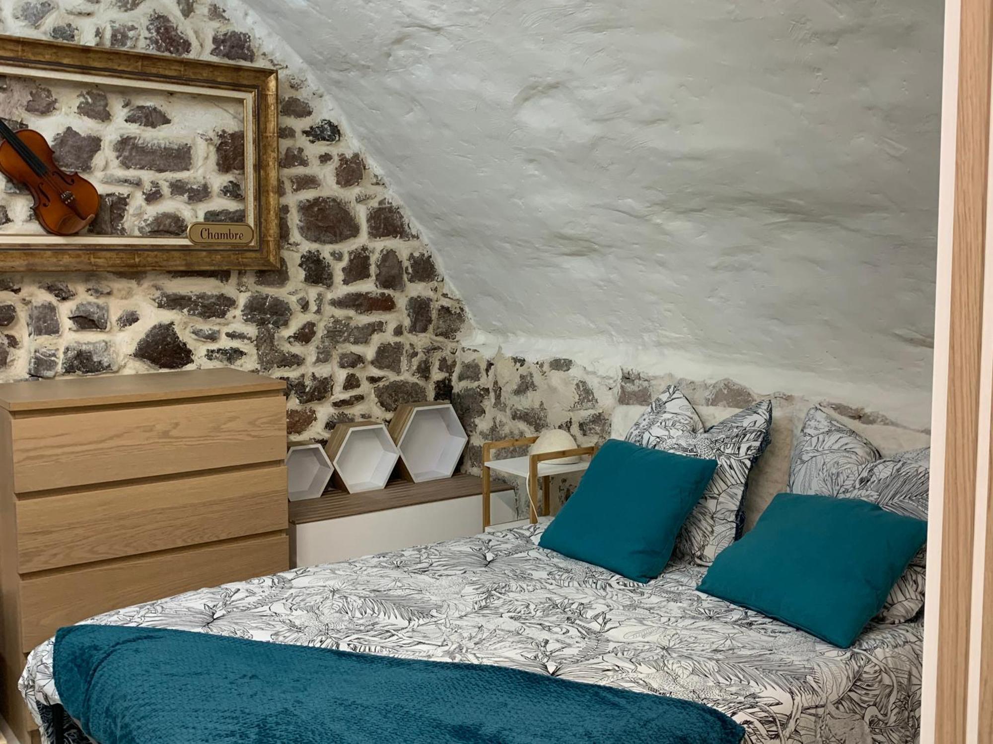 Dans Le Charme De La Pierre Apartment