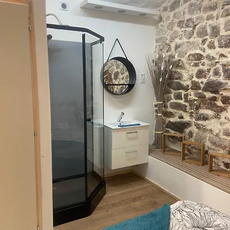 Dans Le Charme De La Pierre Appartement La Garde  Buitenkant foto